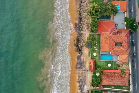 Ivy Beach - Private Beach front Villa (12 pax)