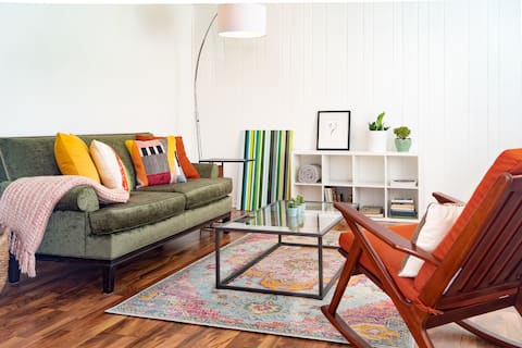 The Green Door - safe and calm with walkability