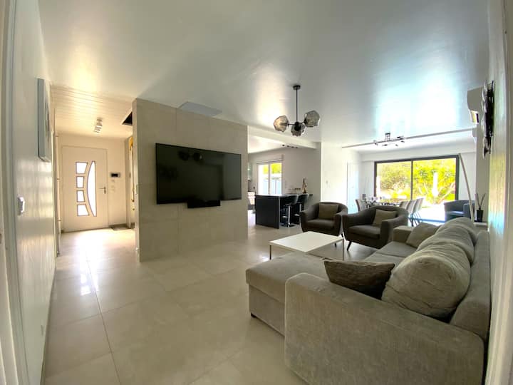 Villa Piscine Jacuzzi Sauna, Borne Recharge Auto - French Riviera
