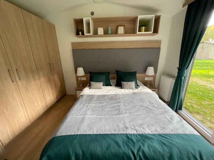 ห้องนอน 2 (Bedroom 2)