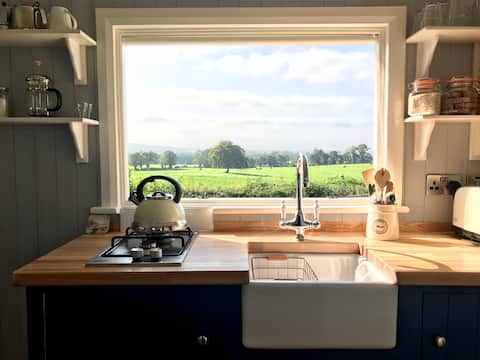 @sheelinhuts Direct €300, hot-tub from April 1st