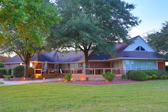 Equestrian+Estate+Farmhouse