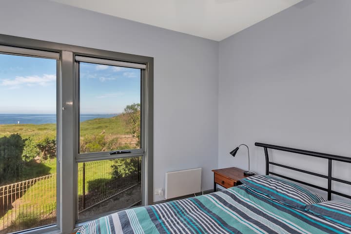 Beachside  Room - Level 1. Amazing Ocean views