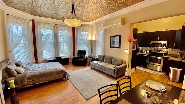 Gorgeous Studio With Balcony,  City & Park View - Q Casino
