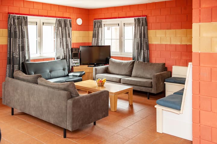 Fijne Woning Met Veel Ruimte Nabij Strand En Wad - Nes