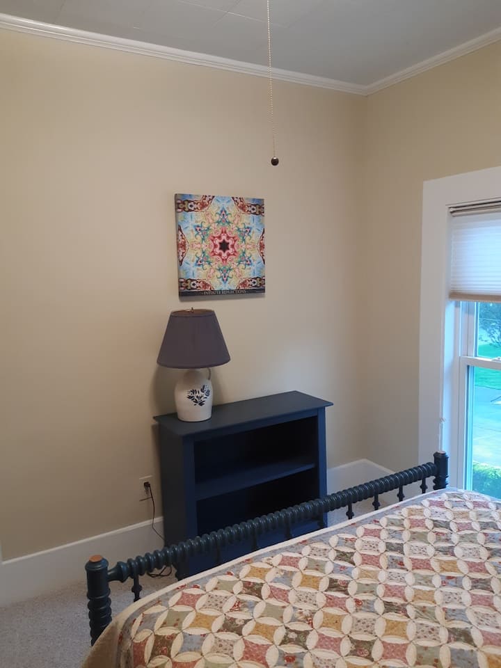 Još jedan pogled na drugu spavaću sobu, umjetnička djela koju je osmislio JayCobi