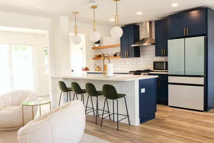 BEACH 5 MINS | Heated Salt Water Pool+Spa+Firepit gallery image 5