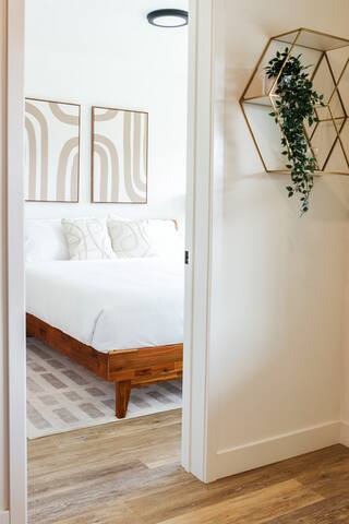 BEACH 5 MINS | Heated Salt Water Pool+Spa+Firepit gallery image 4