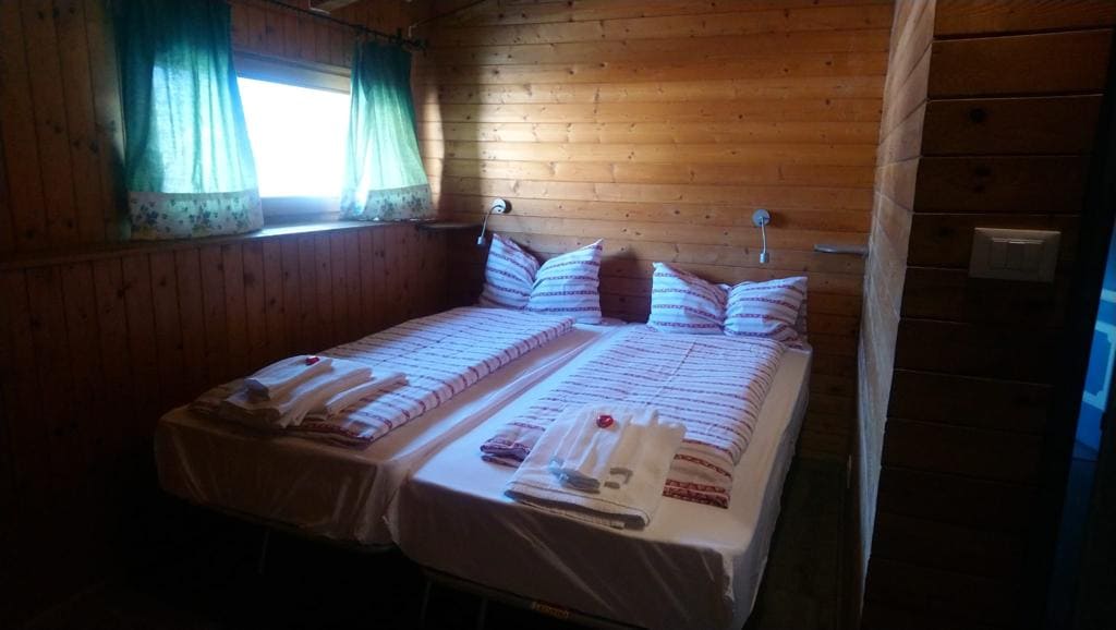 41 - غرفة نوم كبيرة ثانية بسرير مزدوج الحجم...
14 - غرفة نوم كبيرة ثانية بسرير بحجم كبير 