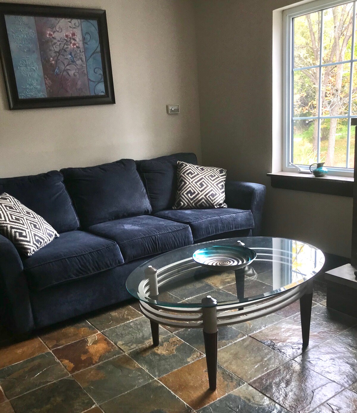 Зона за сядане на гости 