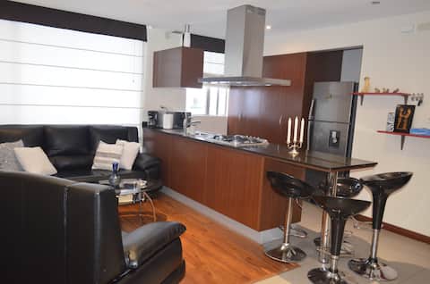 Stylish, Luxe & Modern APT, @ downtown UIO Pradera