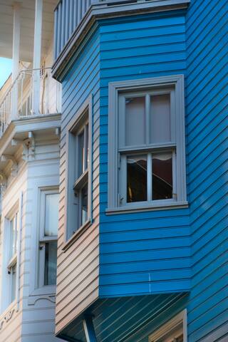 Tilas – 19th Century Wooden Townhouse in Kadıkoy gallery image 2