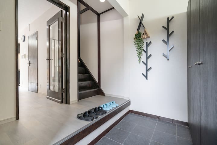 7 mins to yamanote Station on foot. 2 BR house. gallery image 2