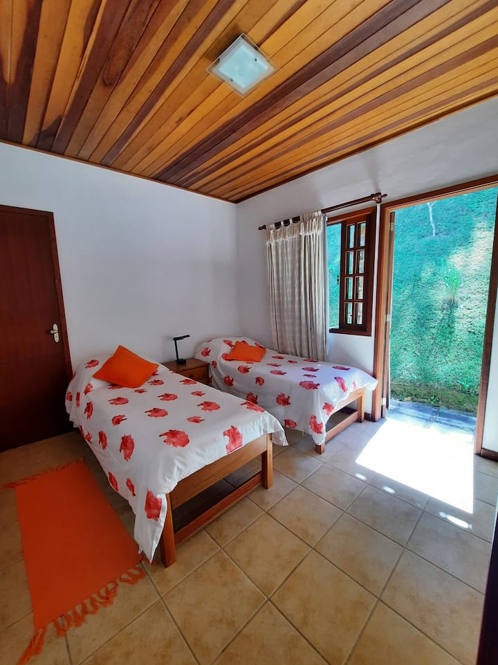 კიდევ ერთი პოზიცია ცალკე საწოლებით.