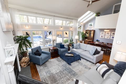 Top performing Airbnb: Fantastic Family Get Away- sleeps 8 in Scarborough Southwest