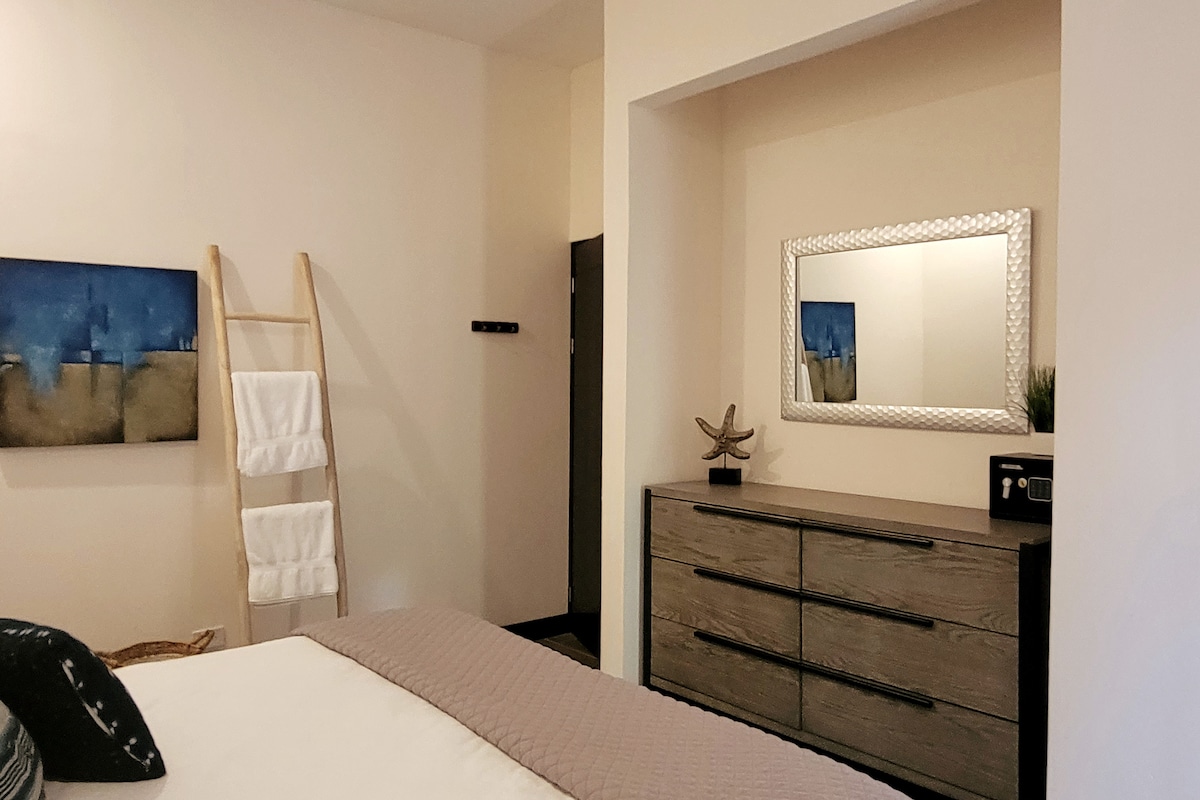 ห้องนอน 2 (Bedroom 2)