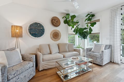 Popular Airbnb listing: Luxe Beach Bungalow Ocean Views Heated Pool in Folly Beach