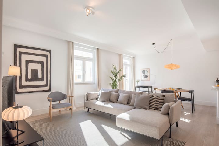 Charming Apartment in a Private Condominium w/Pool