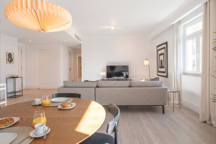 Charming Apartment in a Private Condominium w/Pool gallery image 4