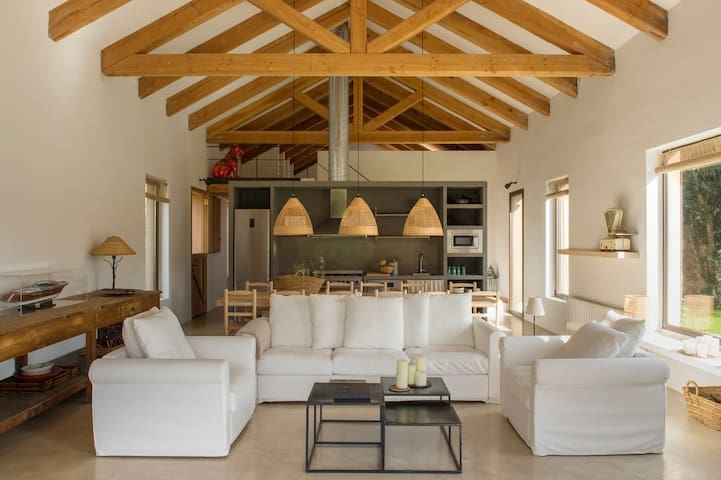 Maravillosa villa nueva en Costa Brava, Girona