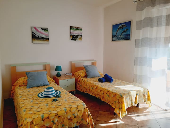 Chumba cha kulala chenye vitanda vya mtu mmoja