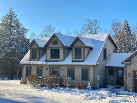Winter Wonderful Waitsfield Spacious VT Home w/Spa