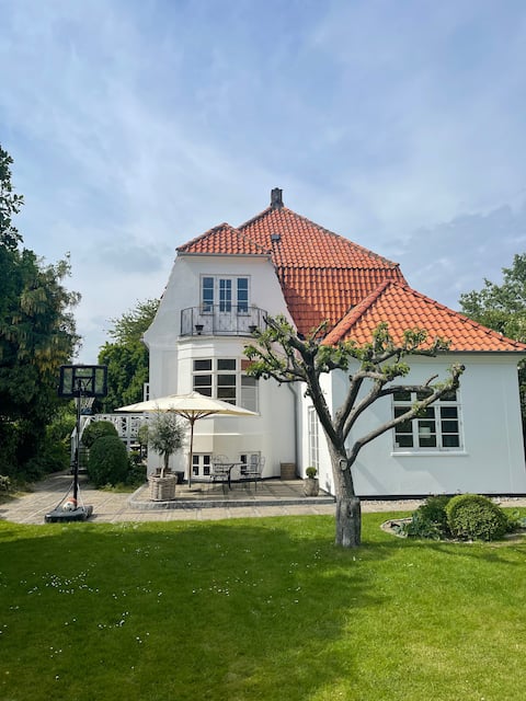 House in Charlottenlund close to the Sea, 5 BDR