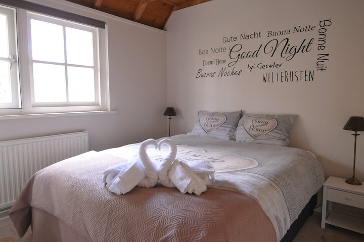 el dormitorio de abajo