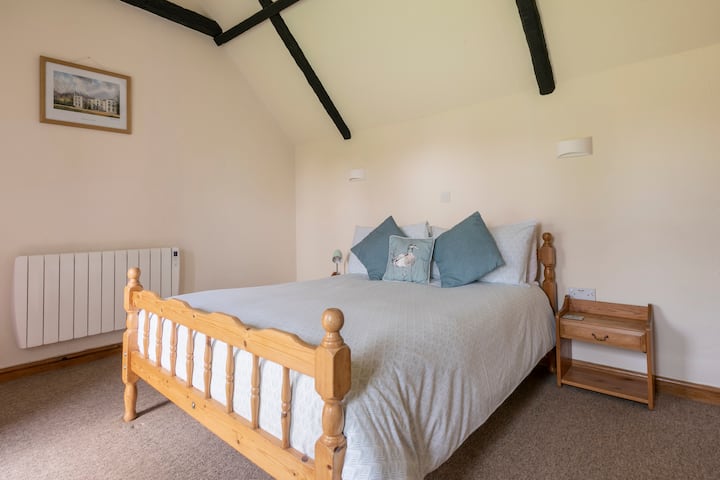 Twin Room In Converted Barn On Historic Country Es - Folkestone