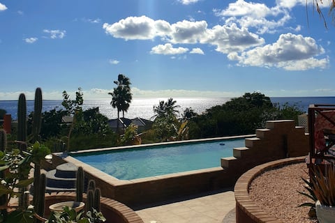 Ixora: Sea View/Sea Acces/A Rental Car Option