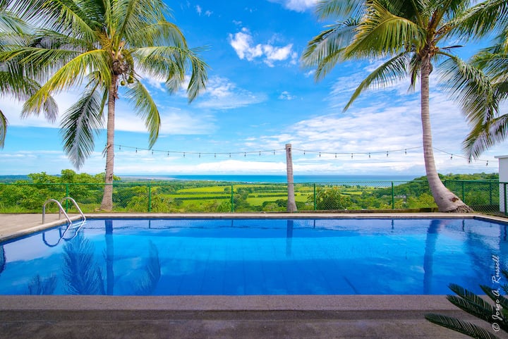 LARGE7BR7Bathᕯ privatePool ᕯ OceanView ᕯ sleeps16 — 7 bedroom vacation rental in Playa Hermosa