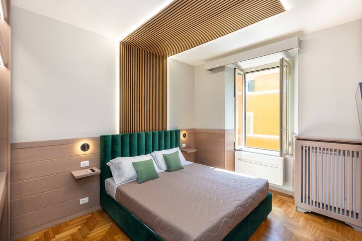 Holy Madonna dei Monti Coliseum gallery image 3