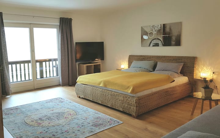 2 - ра спалня (около 27 кв. м)