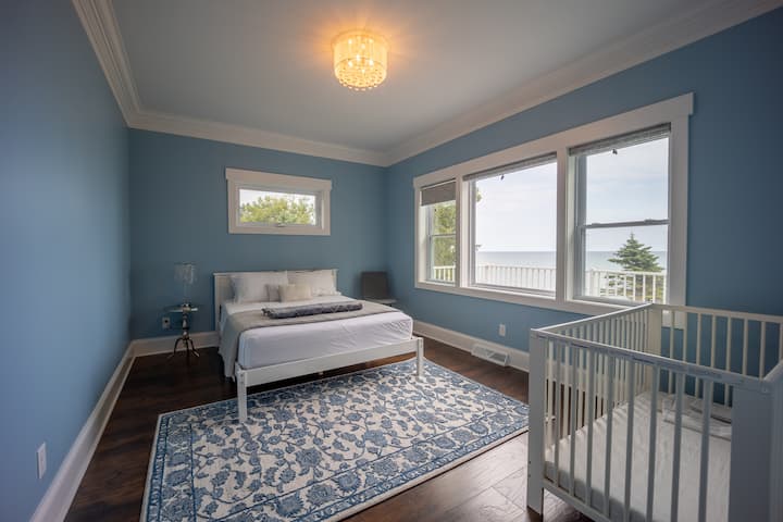 Inajumuisha kitanda cha mtoto