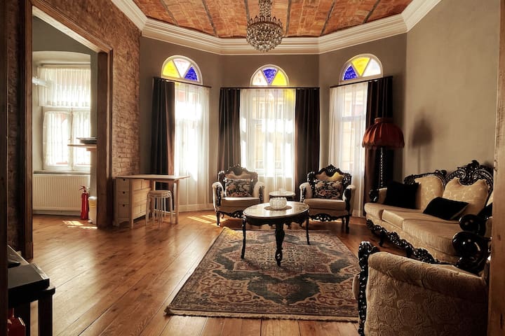 2.kat 3+1, 2 banyo, balkonlu Galata kulesi 20 adım