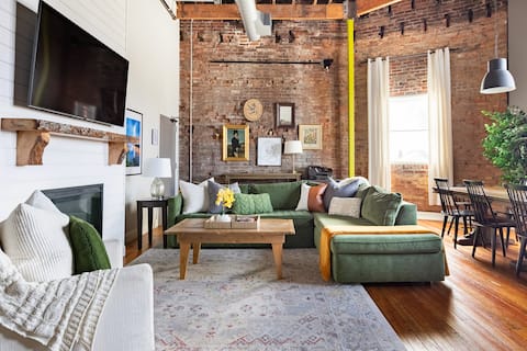 Stylish Luxury Loft in ♥ of Southside *NEW*