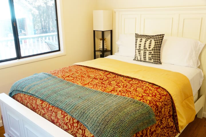 可俯瞰院子的新床，供您观赏野生动物！