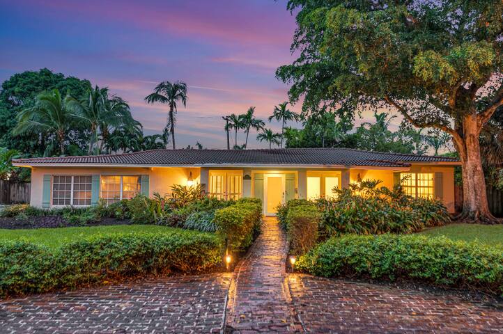 Coastal Paradise with pool– Walk to the Beach! gallery image 2