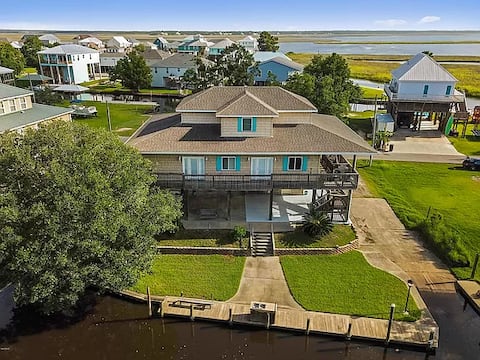 Great Waterfront House with Boat Launch and Dock