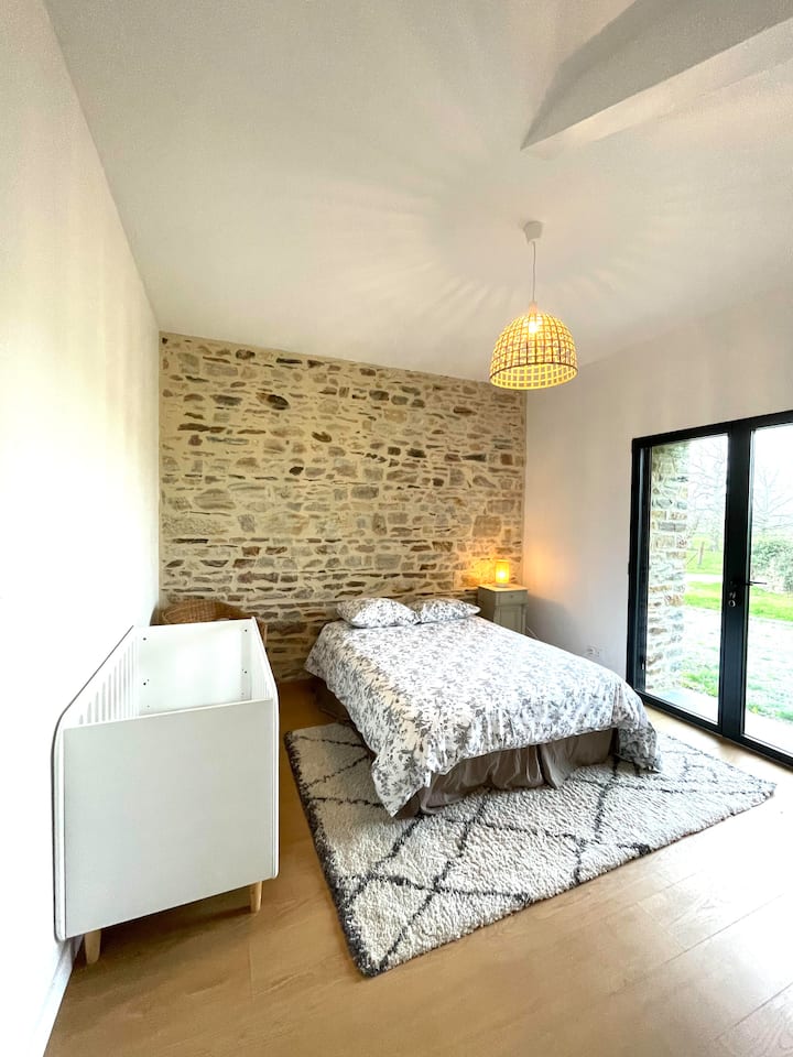 Habitación 4 - la más grande
Cama de 140 cm
Única habitación sin baño contiguo.
Cuna