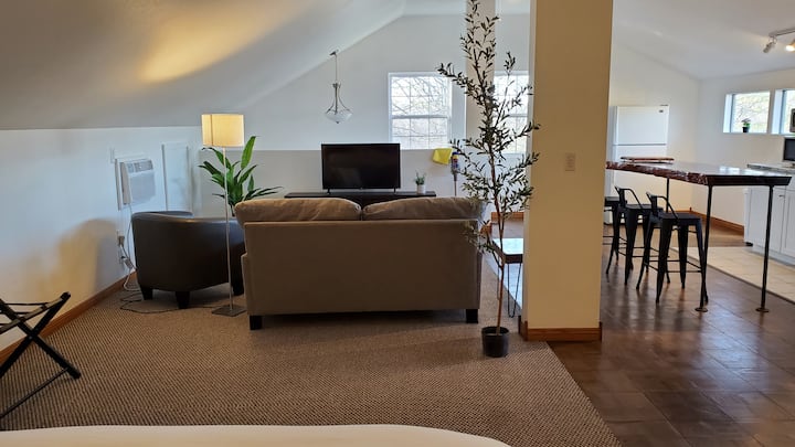The Sunrise House On Lake Ann Apartment - Bella Vista, AR