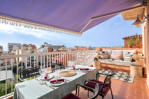 Top floor apartment near the beach