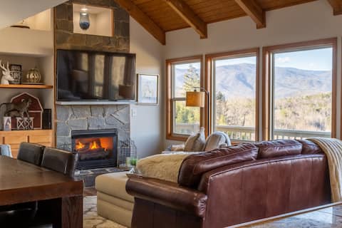 Top performing Airbnb: HEAVEN ON THE MOUNTAIN TOP!! SPECTACULAR VIEWS!! in Bryson City