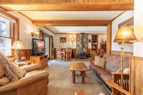 Soda Springs Condo - Mountain Getaway