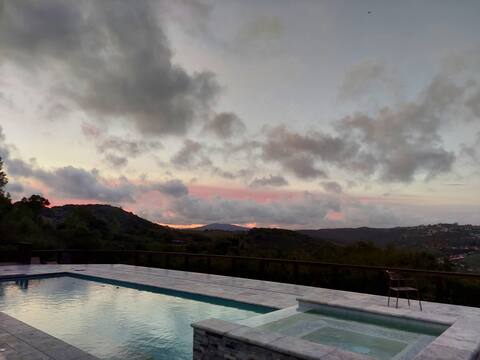 Casita Luna- Resort like pool house near Stanford
