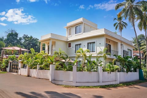 Luxury Goan Villa: Independent-Serviced-Pvt. pool