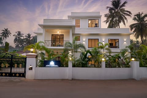 7-BHK Villa with Private Pool Near Anjuna & Siolim