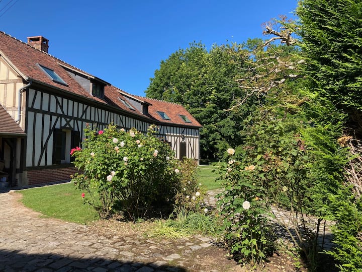 Large house with landscaped garden 1 hour from Paris Houses for Rent