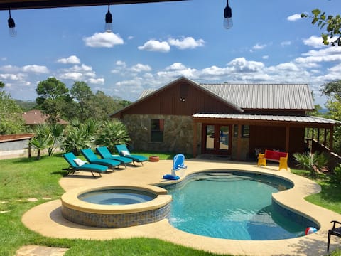 Pool, Scenic Views, Hot Tub, Game Room!