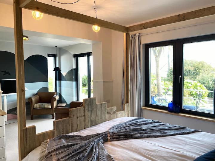 Mevagissey Boutique Flatlet / sea & country views